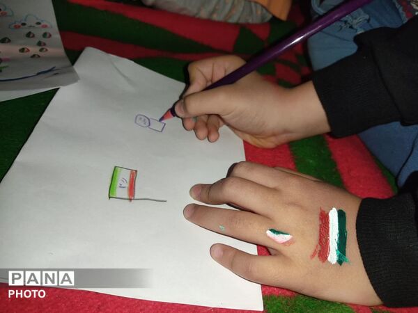 خادمان کوچک در موکب سازمان دانش‌آموزی 