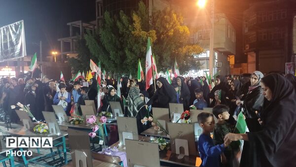 حضور گسترده مردم حاجی‌آباد در یادواره رهبر شهید و شهدای فرهنگی 