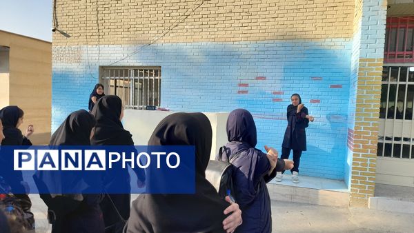 مراسم صبحگاهی در دبیرستان دخترانه عصمت اسلامشهر