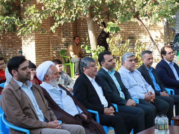 طنین زنگ استکبارستیزی در آموزشگاه سید حسن میرمحمدی میبد 