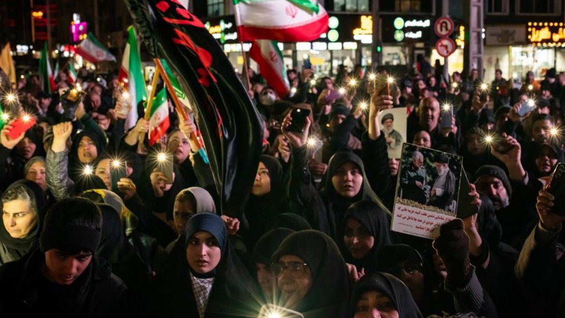 ما به‌صبح ظهور نزدیکیم، این علم بر زمین نمی‌افتد