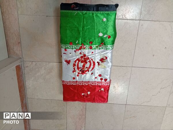  یادبود معلم شهیده علیزاده در روستای هیو شهرستان ساوجبلاغ