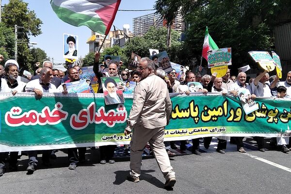 راهپیمایی پانزده خرداد کفن پوشان شهرستان ورامین