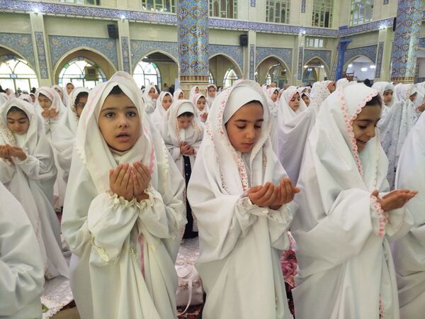 بزرگ‌ترین مراسم جشن تکلیف دانش‌آموزان پایه سوم ابتدایی شهرستان مراغه 