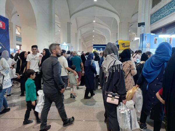 نمایشگاه بوی ماه مهر ویژه بازگشایی مدارس