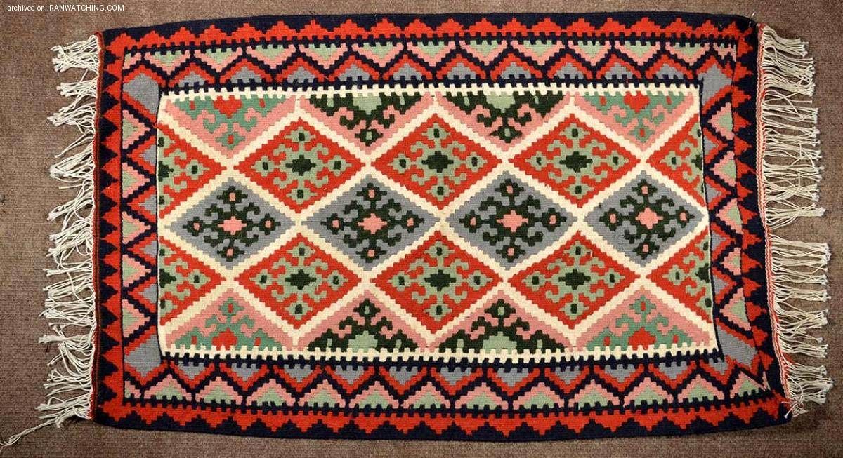 گلیم‌بافی خرم‌آباد؛ نماد اصالت و هنر در صنایع دستی لرستان