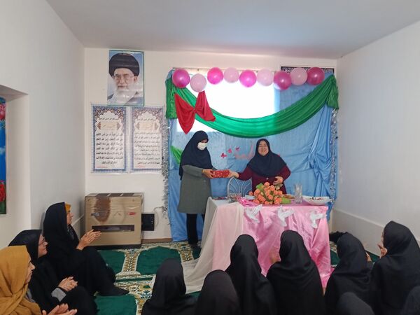 جشن روز مادر و ولادت حضرت زهرا (س) در مدرسه گلشاد خلیل آباد