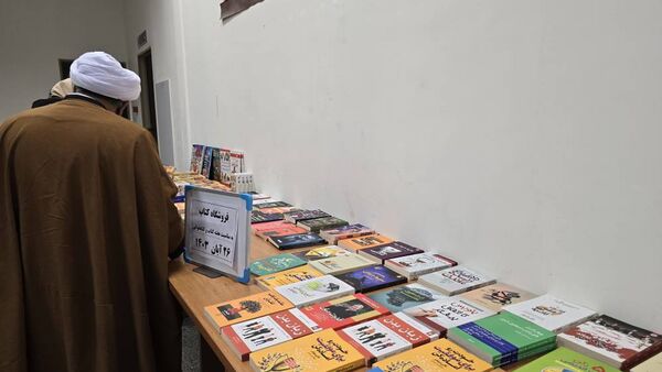 برگزاری نمایشگاه کتاب در کتابخانه ی شهید بهشتی آشخانه 