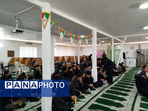 جشن ولادت باسعادت حضرت مهدی (ع) در دبیرستان نمونه آیت‌الله خامنه‌ای