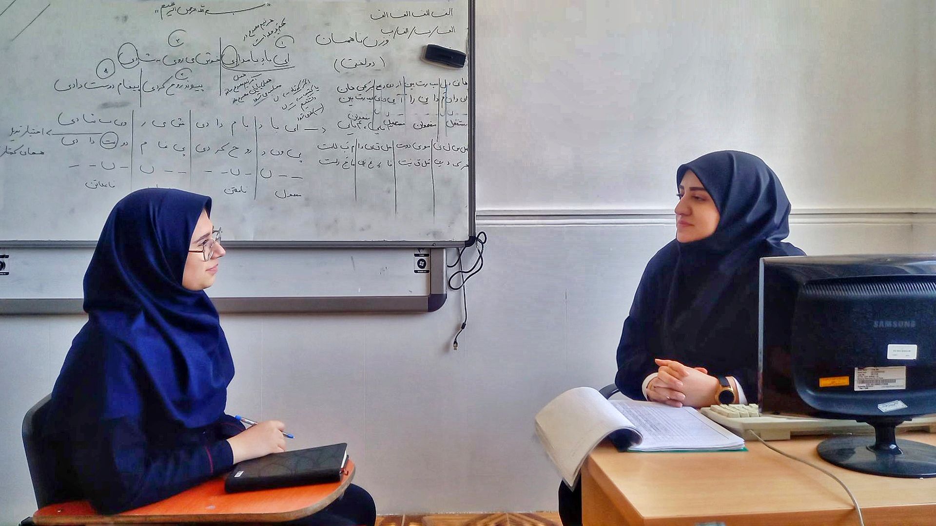 پوشش نسبی نثر فارسی در کتب درسی عامل حفاظت است