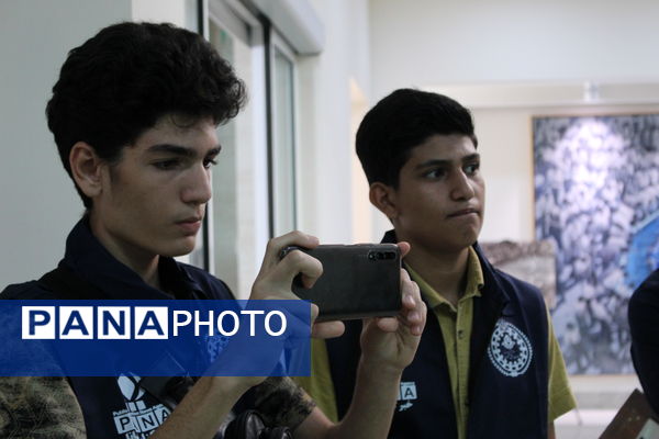 بازدید دانش‌آموز خبرنگاران پانا یزد از باغ موزه دفاع مقدس یزد