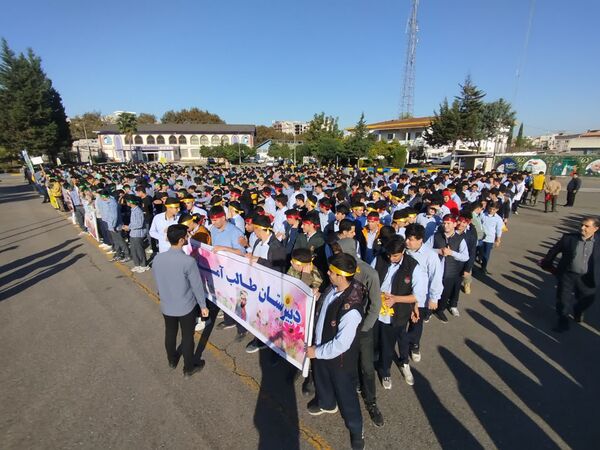 برگزاری صبحگاه مشترک دانش‌آموزی شهرستان هزار سنگر آمل 