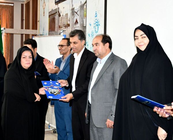 مراسم تجلیل از مدیران و رتبه‌های برتر کنکور ۱۴۰۴ در شهرستان مه‌ولات