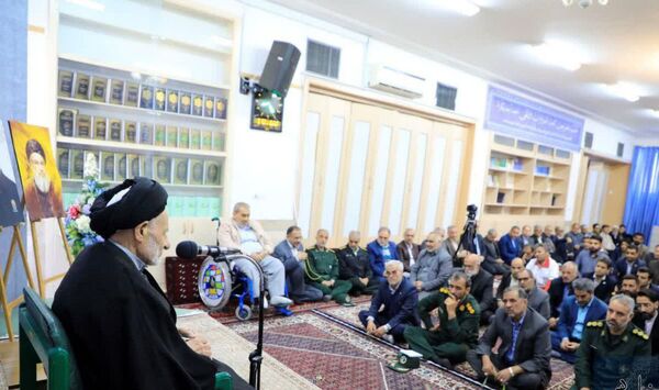 دیدار مدیرکل و کارکنان بنیاد شهید و امور ایثارگران خراسان جنوبی با نماینده ولی فقیه