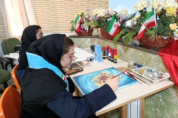 همایش یاوران انقلاب و جشن مدرسه‌ای ایرانمون در شیراز