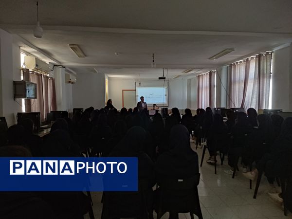 مشاوره کنکور برای دوازدهمی‌های زهرای مرضیه (س) با حضور مشاور کشوری