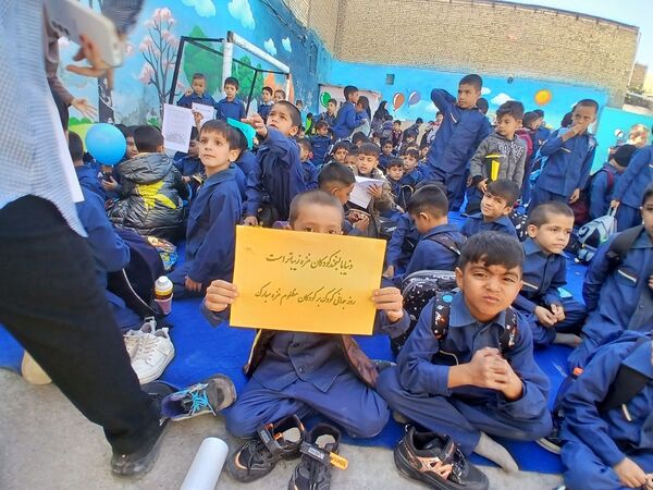 اردوی درون مدرسه‌ای به‌مناسبت روز جهانی کودک 