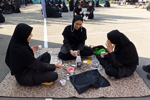 صبحانه سالم به‌مناسبت هفته بهداشت‌روان در دبیرستان شاهد‌ ندای‌فاطمه(س) ناحیه 2 شهرری 