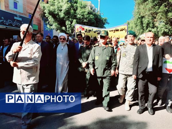 راهپیمایی یوم الله ۲۲  بهمن با حضور پرشور مردم در بوشهر 