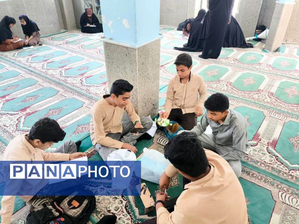 نمایش خلاقیت و استعداد نوجوانان 