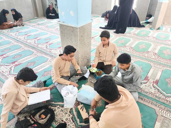 نمایش خلاقیت و استعداد نوجوانان 
