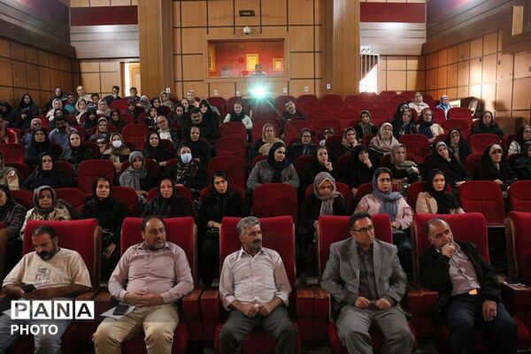 تأکید مدیر آموزش‌وپرورش فیروزکوه بر تعامل مستمر خانه و مدرسه در هنرستان امام علی (ع)