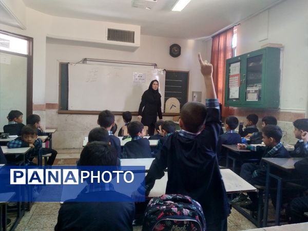 میزخدمت پزشکی رایگان برای دانش‌آموزان کم برخوردار درمدارس