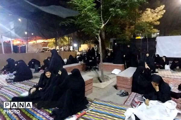 گردهمایی شبانه در محله ۱۳ آبان شهرری 