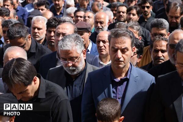 مراسم تشییع پیکر مطهر شهیده دانش آموز تیارا صادقی در یزد