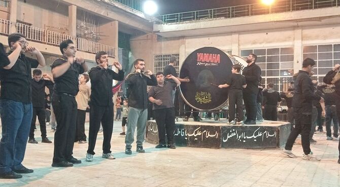 وداع با ماه ماتم، میهمانی آفتاب رهبری