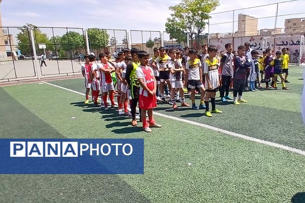 مسابقات مینی فوتبال دانش‌آموزان دوره اول ودوم ابتدایی در بهارستان‌۲
