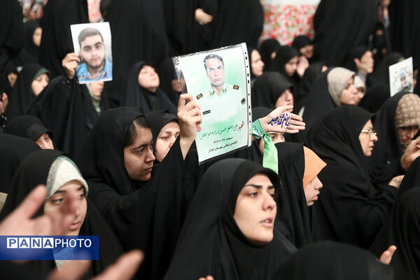 دیدار اقشار مردم با رهبر انقلاب به مناسبت چهل‌وهفتمین سالگرد پیروزی انقلاب اسلامی