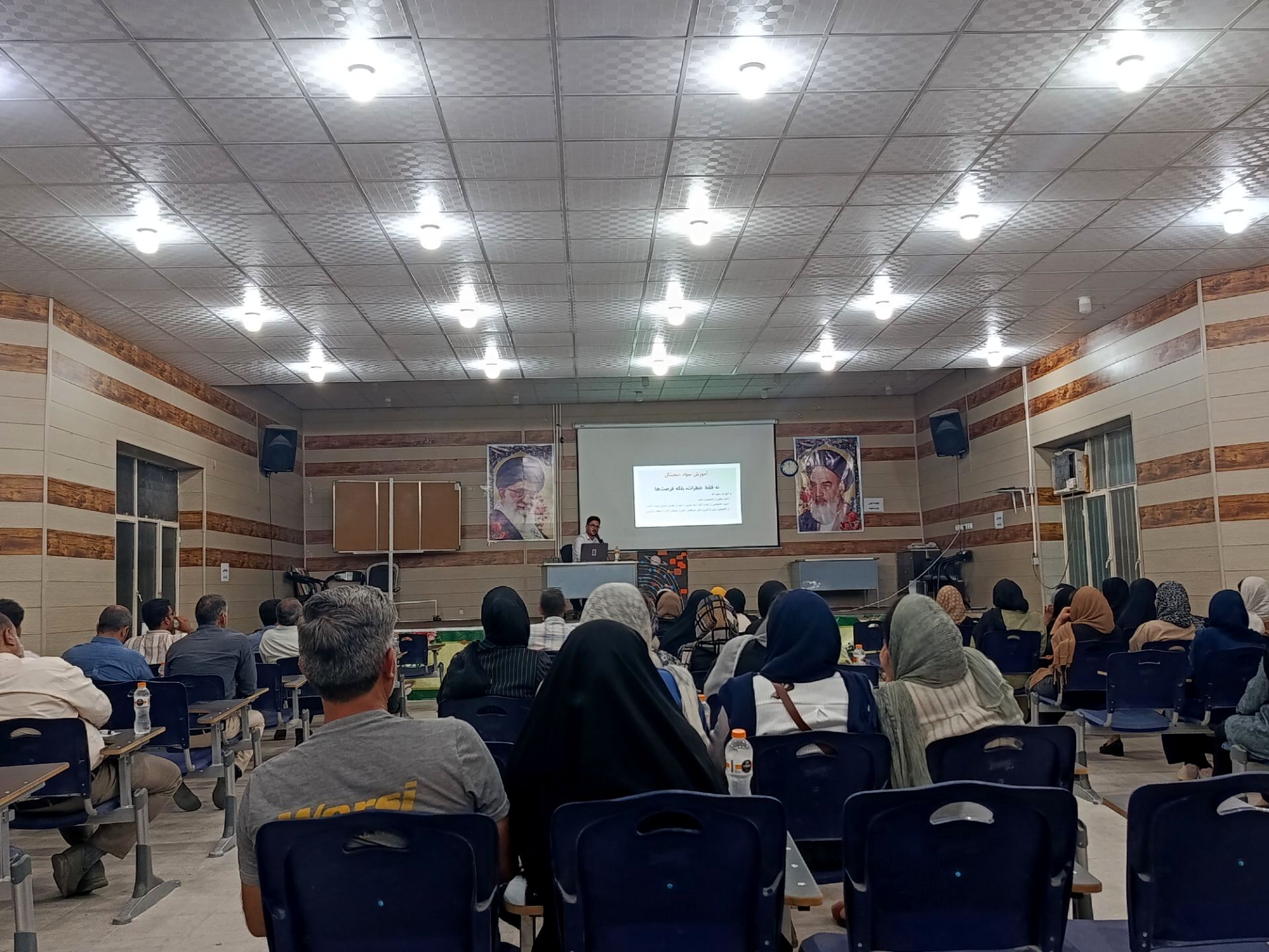 دومین کارگاه روانشناسی برای تربیت نسل فردا در حاجی‌آباد