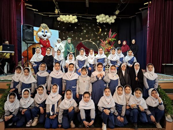 جشن یلدا ۱۴۰۴ در مدرسه ۱۷ شهریور شهرستان بجنورد 