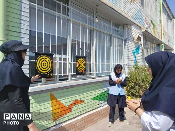 مسابقات ورزشی در هنرستان کیمیا ناحیه ۳ 