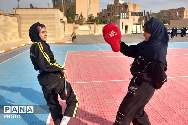 پرنیان در مسیر سلامتی؛ آماده شده دانش‌آموزان برای هفته ورزش