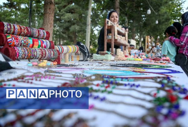 عصر بازار هنرمندان مشهدی در روزهای پنجشنبه