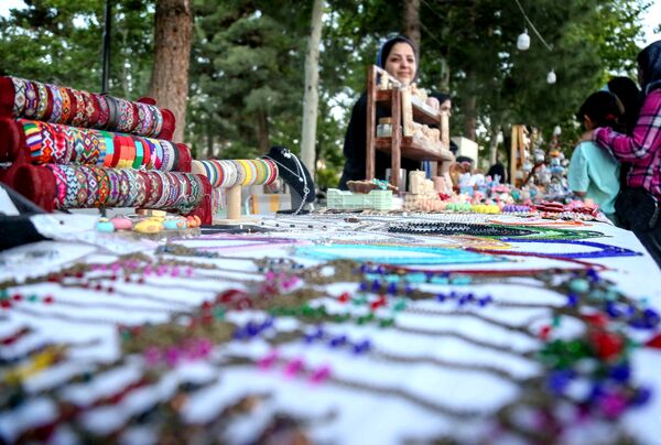 عصر بازار هنرمندان مشهدی در روزهای پنجشنبه