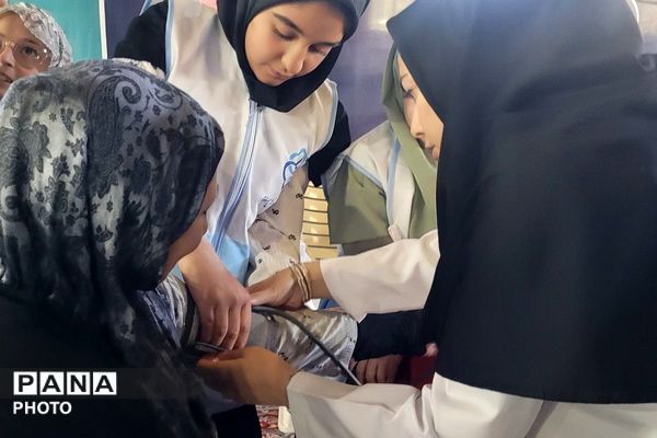 از ایستگاه سلامت تا پیاده‌روی کنار فوتبالیست‌ها