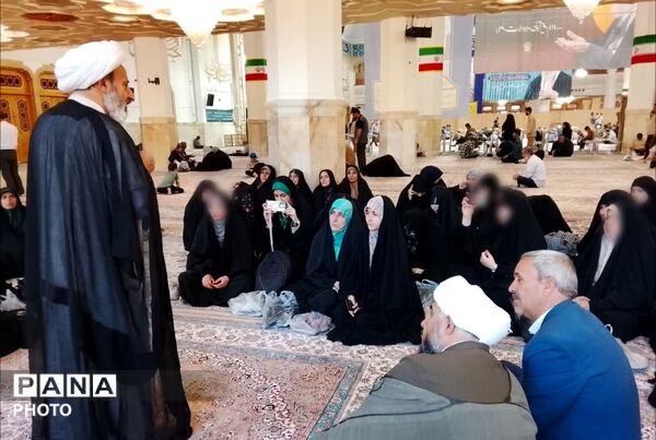 اردوی زیارتی ـ تربیتی یک‌روزه  دانش‌آموزان البرزی در کاروانی به قم و جمکران 