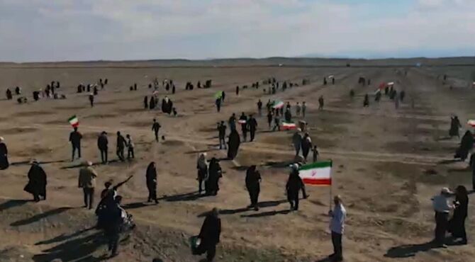 درختکاری به یاد رهبر شهید انقلاب در روستای نواران قم