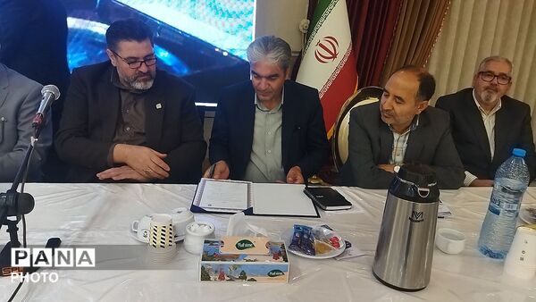 ۹ تفاهم نامه برای ساخت و بازسازی مدارس نیشابور توسط عبدالرضا وکیلی امضا شد