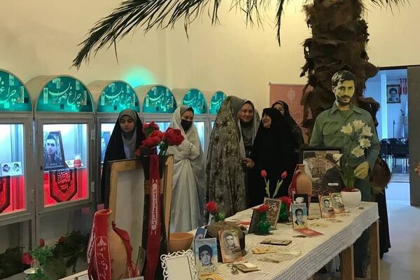بزرگداشت «مادران چشم به راه»باحضور دانش‌آموزان دبیرستان دخترانه معرفت کهریزک
