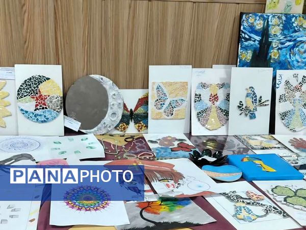 نمایشگاه دست‌سازه‌های هنری در دبیرستان علی افشارنژاد