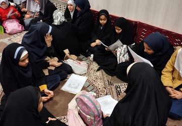 قاب تماشایی از رقابت دختران قرآنی در دیار آفتاب