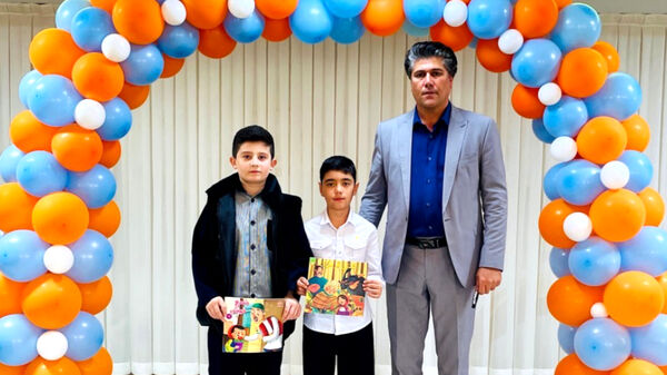 جشن روز دانش‌آموز در مدرسه معلم آشخانه 