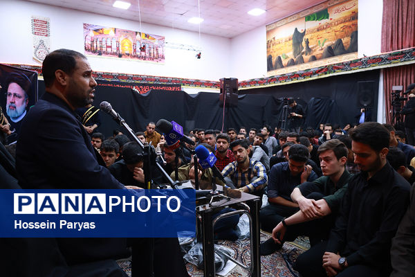 مراسم عزاداری شهادت خادم الرضا(ع) آیت‌الله سید ابراهیم رئیسی و همراهشان در مرکز آموزش عالی شهدای مکه