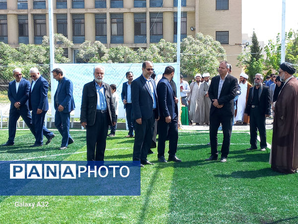 آیین افتتاح زمین چمن مدرسه بهار نور معرفت در قم