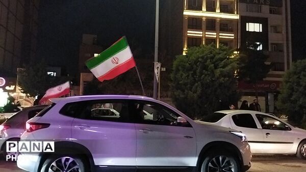 رژه ماشینی عاشقان وطن با خودرو های خود در بلوار فضل نیشابور 