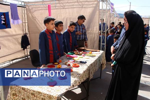 جشنواره دانش‌آموزی «کوک به کوک، حال خوب» در دبستان عطایی‌فرد